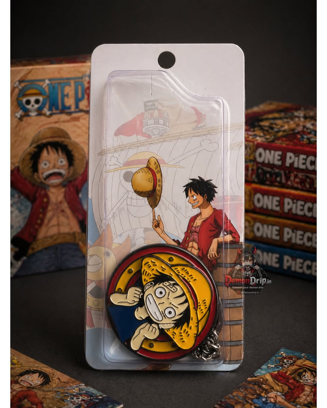 One Piece Monkey D. Luffy Enamel Keychain β Premium 3D Circular Straw Hat Captain Metal Keyring & Collector's Display Packaging