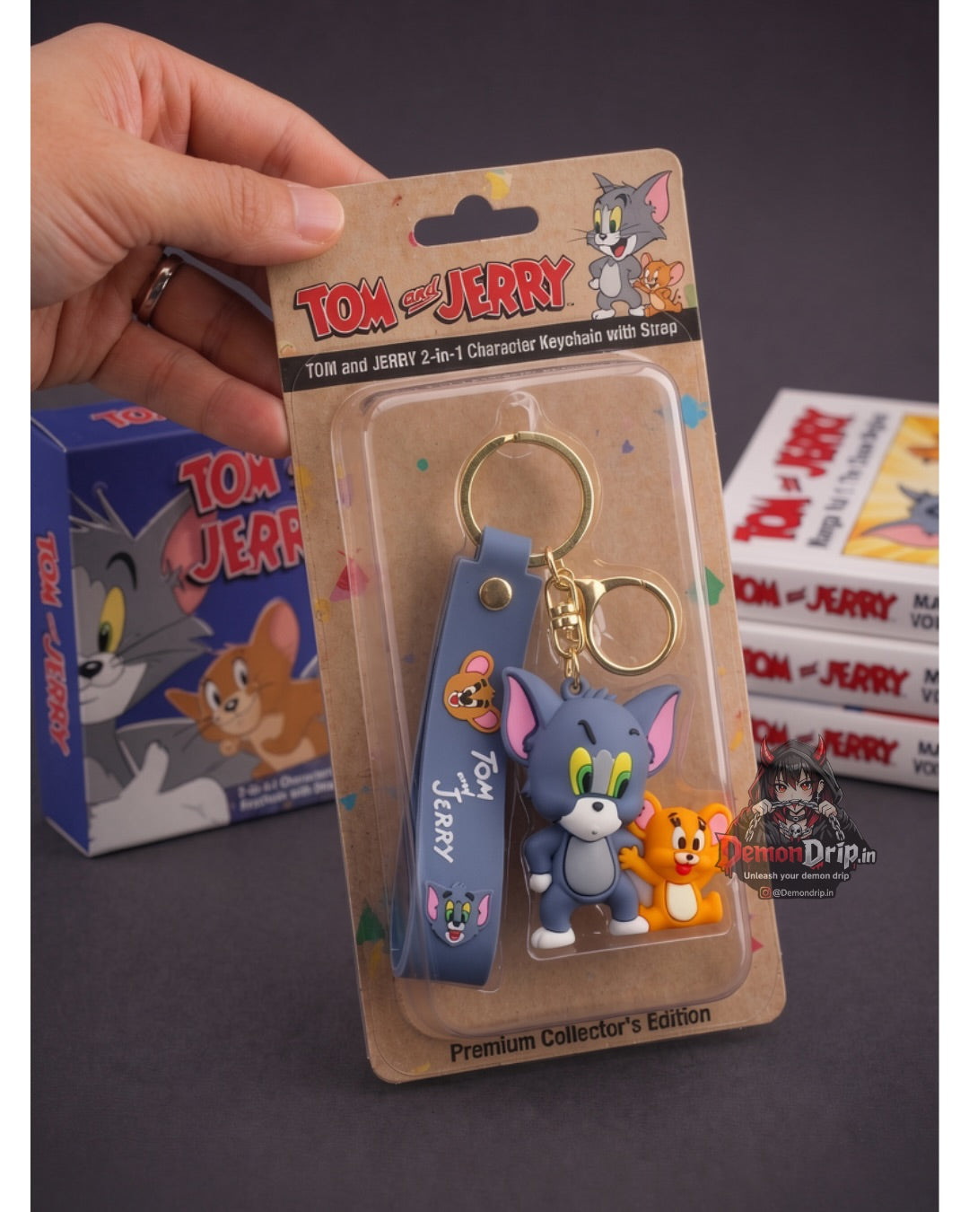 Tom and Jerry 2-in-1 Character Keychain – Premium Retro Cartoon Keyring with Silicone Strap